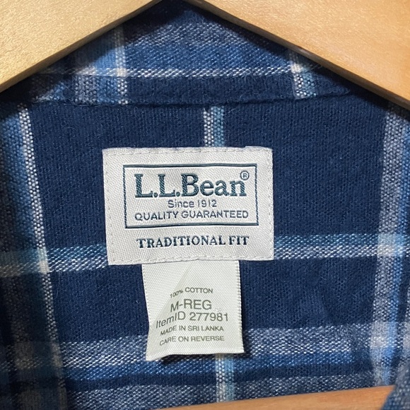 L.L. Bean Flannel Cotton Classic Blue Plaid Shirt - Picture 2 of 4